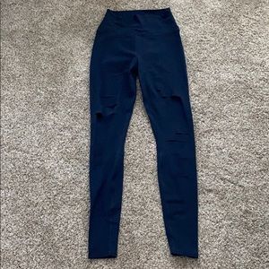 Alo Yoga ripped leg leggings